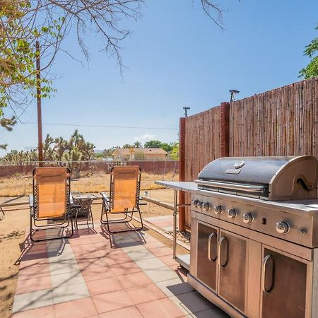 *New*King Beds*Bbq Grill*Fire-Pit*Hammock*Workplace Yucca Valley Exterior photo