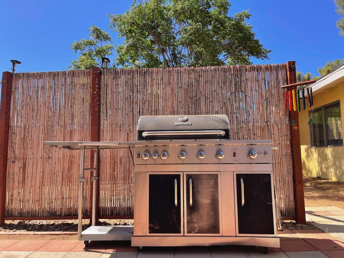 *New*King Beds*Bbq Grill*Fire-Pit*Hammock*Workplace Yucca Valley Exterior photo