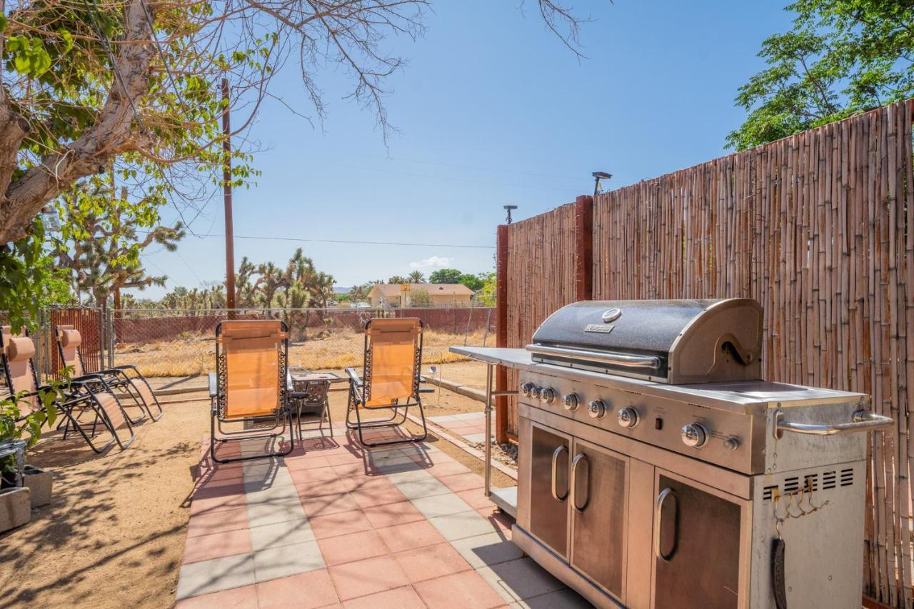 *New*King Beds*Bbq Grill*Fire-Pit*Hammock*Workplace Yucca Valley Exterior photo